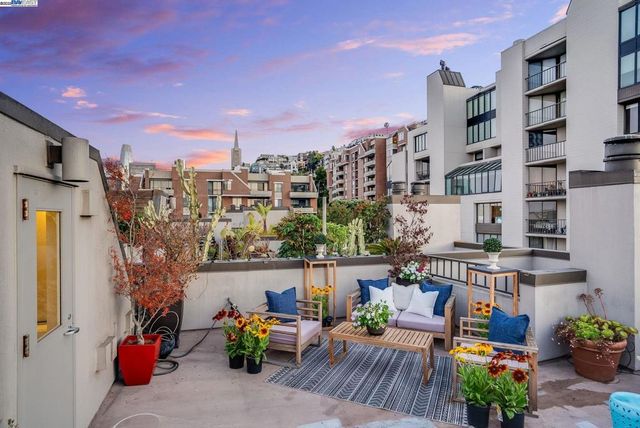 156 Lombard St 28, San Francisco, CA 94111