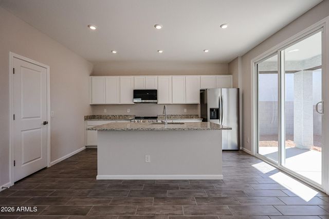 2681 E BOULDER Avenue, Apache Junction, AZ 85119