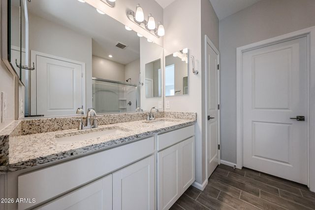 2681 E BOULDER Avenue, Apache Junction, AZ 85119