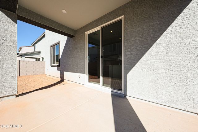 2681 E BOULDER Avenue, Apache Junction, AZ 85119