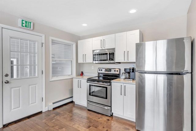 893 STADIUM DRIVE, Green Bay, WI 54304