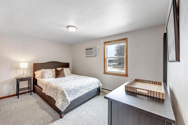 893 STADIUM DRIVE, Green Bay, WI 54304