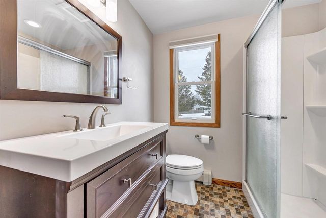 893 STADIUM DRIVE, Green Bay, WI 54304