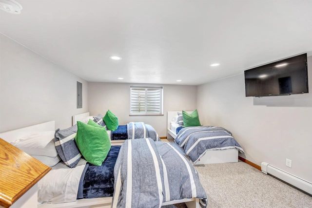 893 STADIUM DRIVE, Green Bay, WI 54304