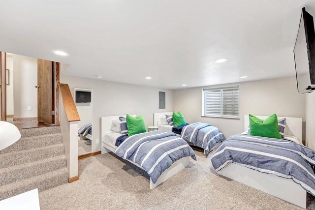 893 STADIUM DRIVE, Green Bay, WI 54304