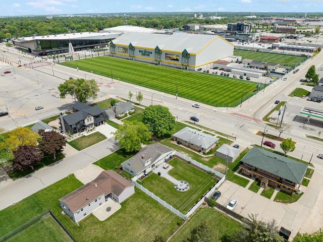 893 STADIUM DRIVE, Green Bay, WI 54304