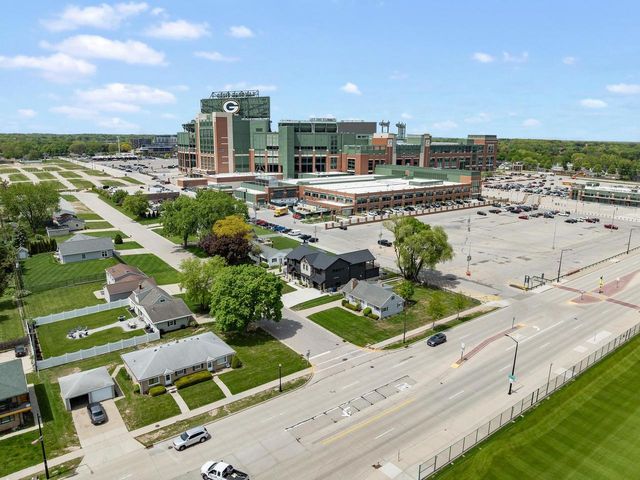 893 STADIUM DRIVE, Green Bay, WI 54304