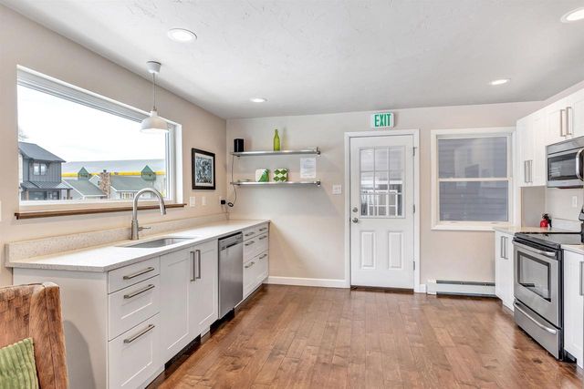 893 STADIUM DRIVE, Green Bay, WI 54304