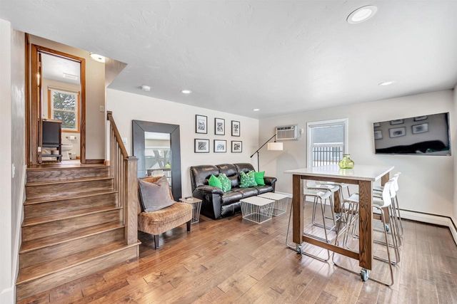 893 STADIUM DRIVE, Green Bay, WI 54304