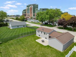 893 STADIUM DRIVE, Green Bay, WI 54304