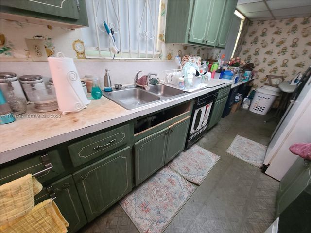 2271 NW 188th Ter, Miami Gardens, FL 33056