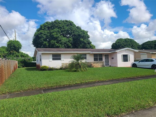 2271 NW 188th Ter, Miami Gardens, FL 33056