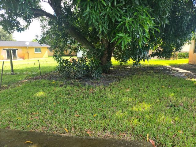 2271 NW 188th Ter, Miami Gardens, FL 33056