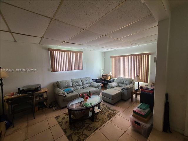 2271 NW 188th Ter, Miami Gardens, FL 33056