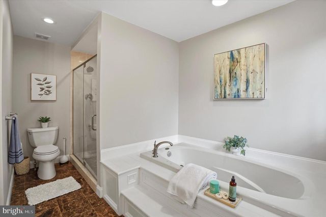 625 S SWEETWATER DR, Feasterville Trevose, PA 19053