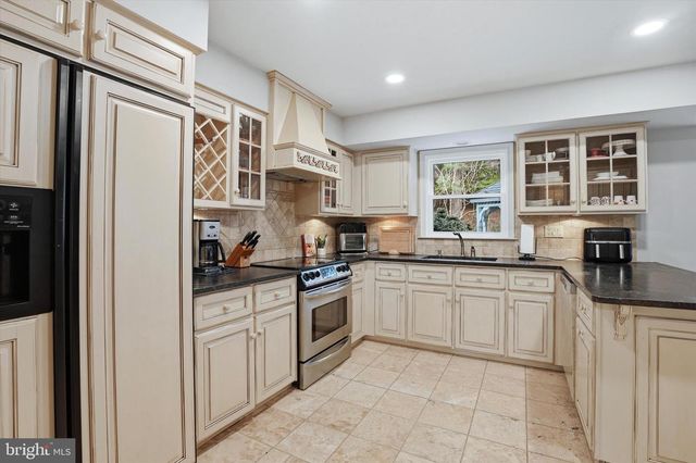625 S SWEETWATER DR, Feasterville Trevose, PA 19053