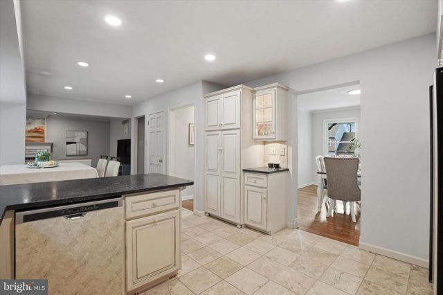 625 S SWEETWATER DR, Feasterville Trevose, PA 19053