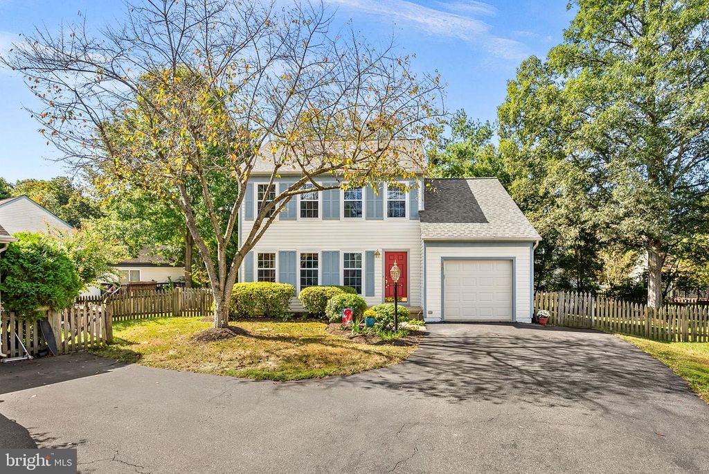 16 NEWLAND CT, Sterling, VA 20165