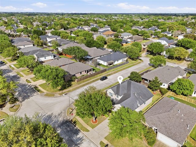 422 Abbey, League City, TX 77573