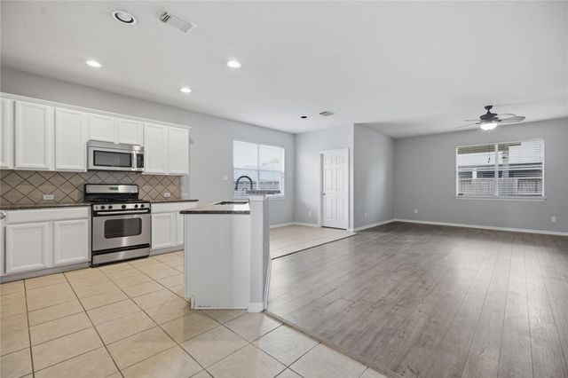 422 Abbey, League City, TX 77573