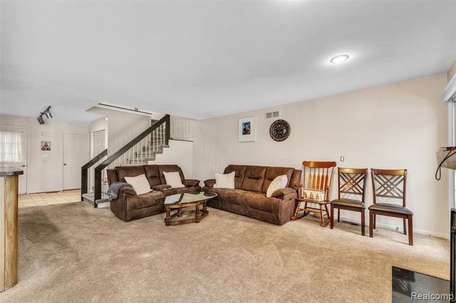 49285 Ashley Court, Shelby Twp, MI 48315