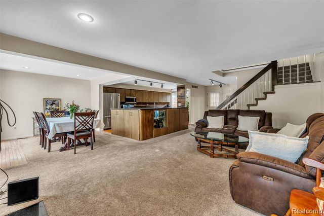 49285 Ashley Court, Shelby Twp, MI 48315