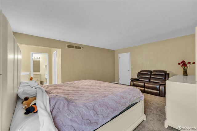 49285 Ashley Court, Shelby Twp, MI 48315