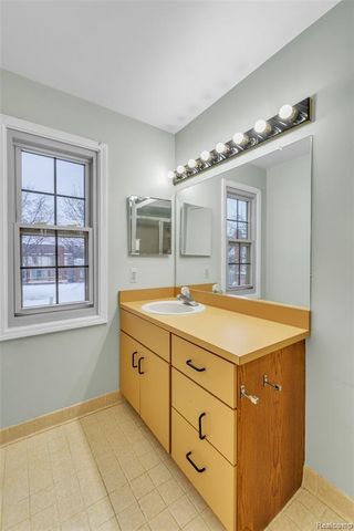 49285 Ashley Court, Shelby Twp, MI 48315