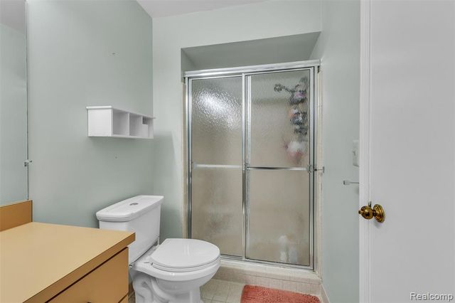 49285 Ashley Court, Shelby Twp, MI 48315