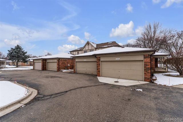 49285 Ashley Court, Shelby Twp, MI 48315