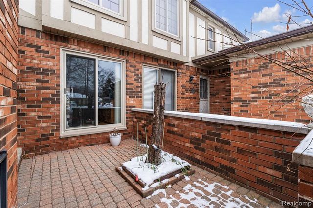 49285 Ashley Court, Shelby Twp, MI 48315