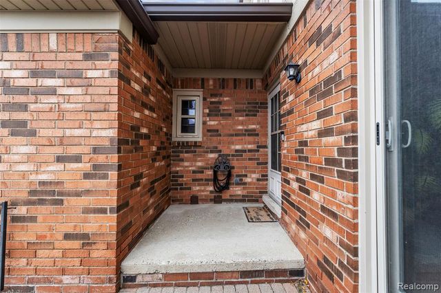 49285 Ashley Court, Shelby Twp, MI 48315