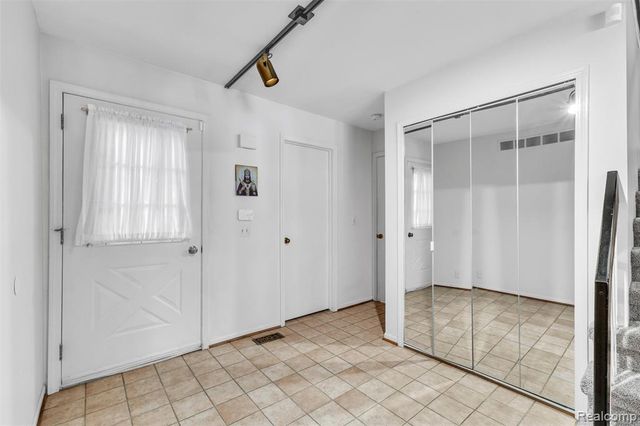 49285 Ashley Court, Shelby Twp, MI 48315