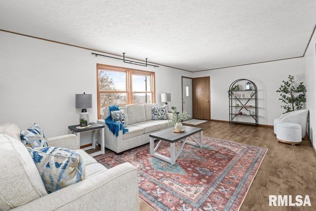 2146 250TH Street, Grand Mound, IA 52751