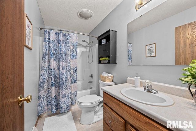 2146 250TH Street, Grand Mound, IA 52751