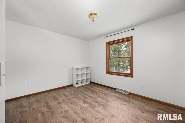 2146 250TH Street, Grand Mound, IA 52751