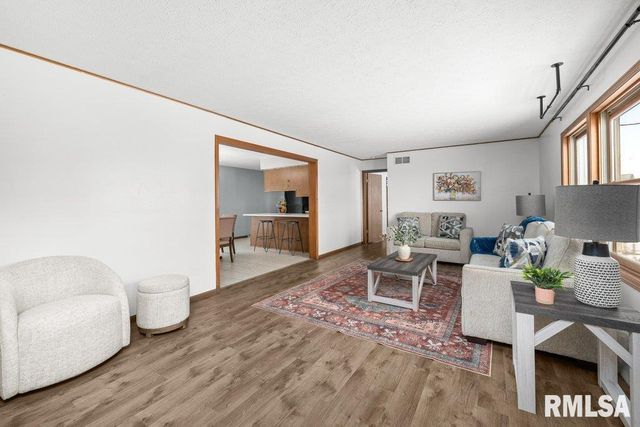 2146 250TH Street, Grand Mound, IA 52751