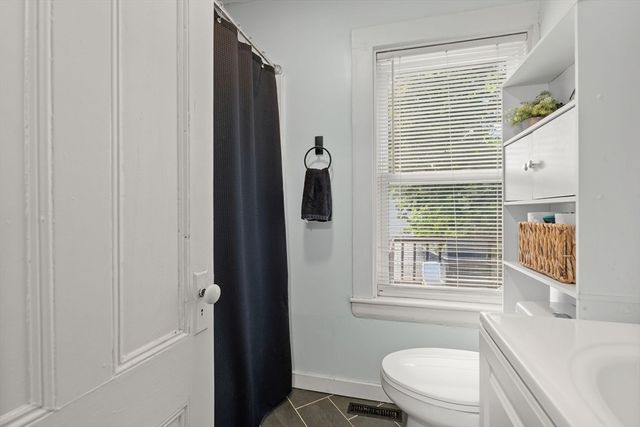 589 Willard St 2, Quincy, MA 02169