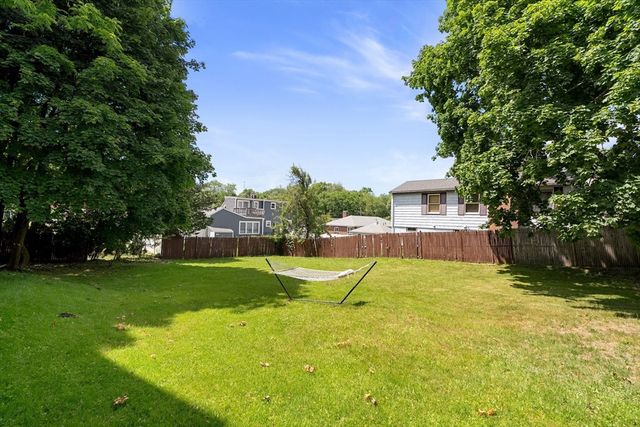 589 Willard St 2, Quincy, MA 02169
