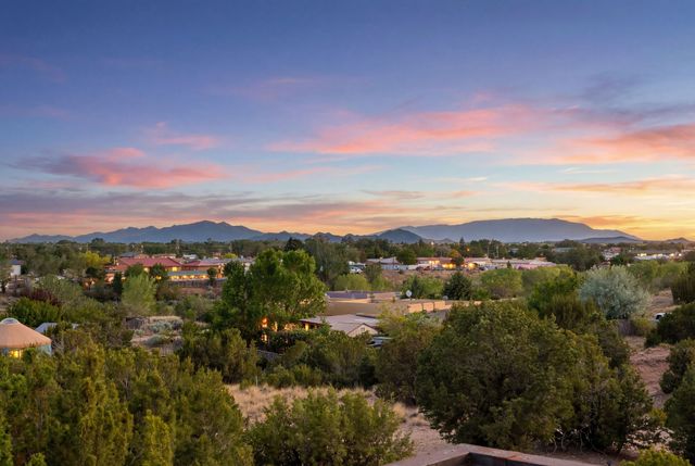 5025 Agua Fria Park, Santa Fe, NM 87507