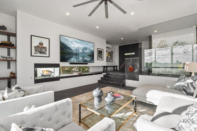 5025 Agua Fria Park, Santa Fe, NM 87507