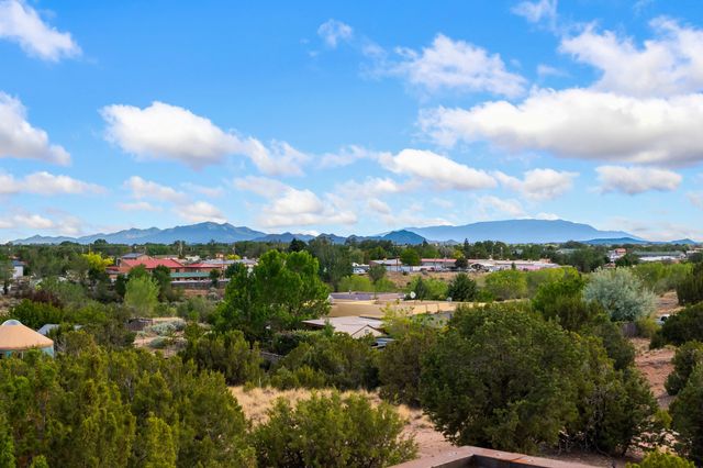 5025 Agua Fria Park, Santa Fe, NM 87507