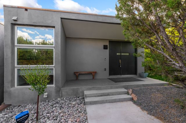 5025 Agua Fria Park, Santa Fe, NM 87507
