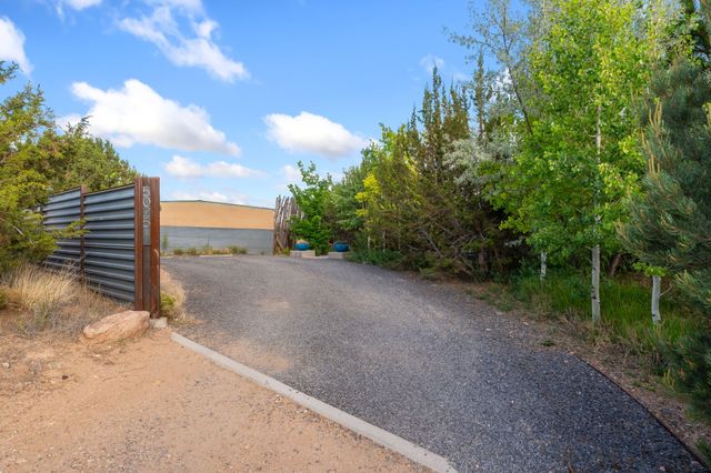 5025 Agua Fria Park, Santa Fe, NM 87507