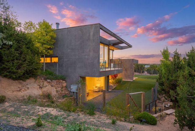 5025 Agua Fria Park, Santa Fe, NM 87507