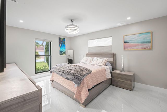 2820 NE 47th Street, Lighthouse Point, FL 33064