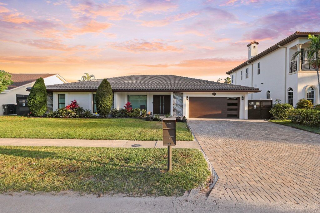 2820 NE 47th Street, Lighthouse Point, FL 33064