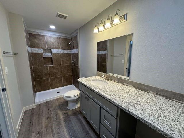 5802 Twisted Pine Court D, Houston, TX 77039