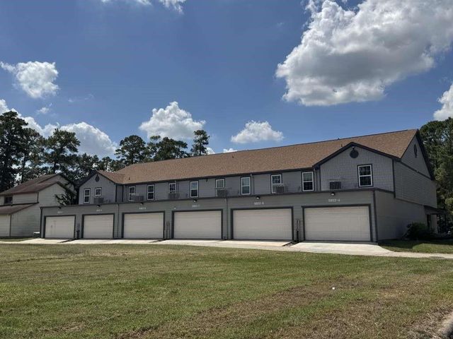 5802 Twisted Pine Court D, Houston, TX 77039
