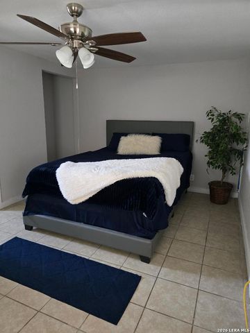 208 COUNTY ROAD 6847, Lytle, TX 78052